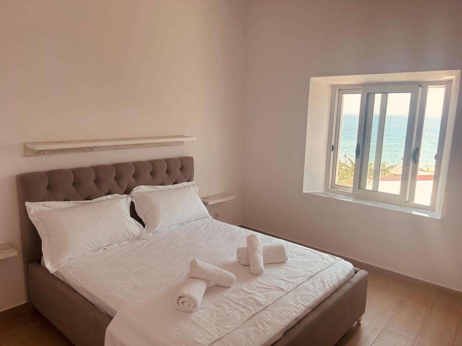 Savvas Paradise Appartement Qeparo